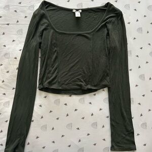 green ribbed long sleeve crop top🌲